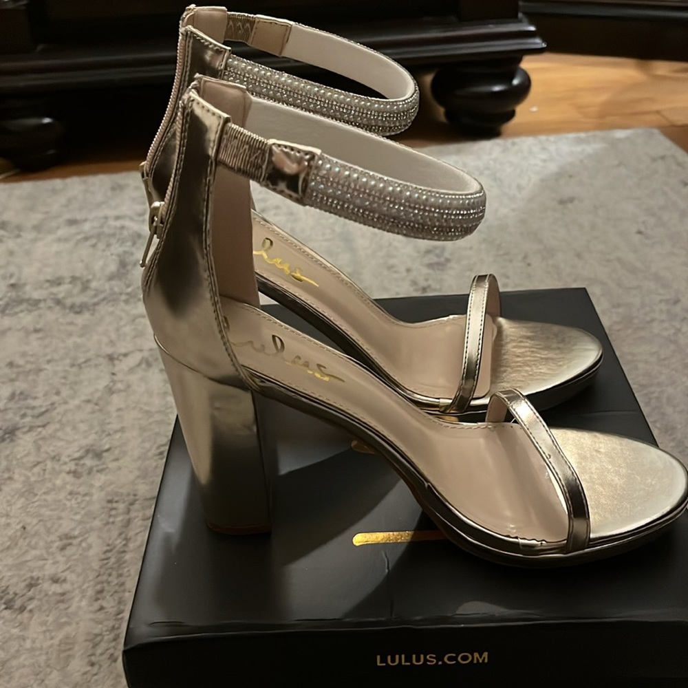 Lulus 💛Gold metallic rhinestone ankle strap high heel sandals size 8 1/2